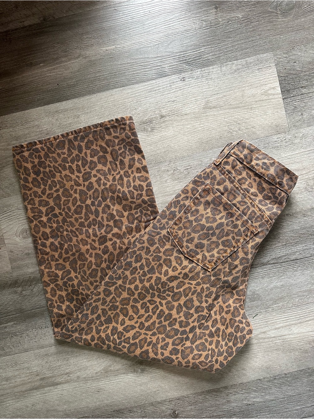 Old Navy High Rise Baggy Wide Leg Leopard Print Jeans